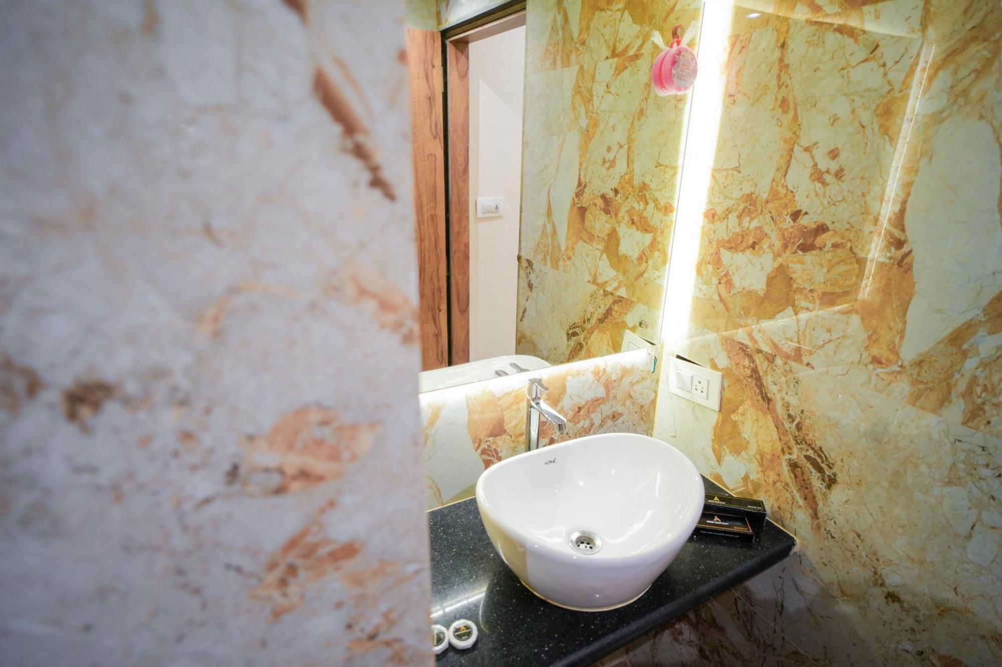 Hotel Skylink Hospitality Mahalaxmi Mumbai Eksteriør bilde