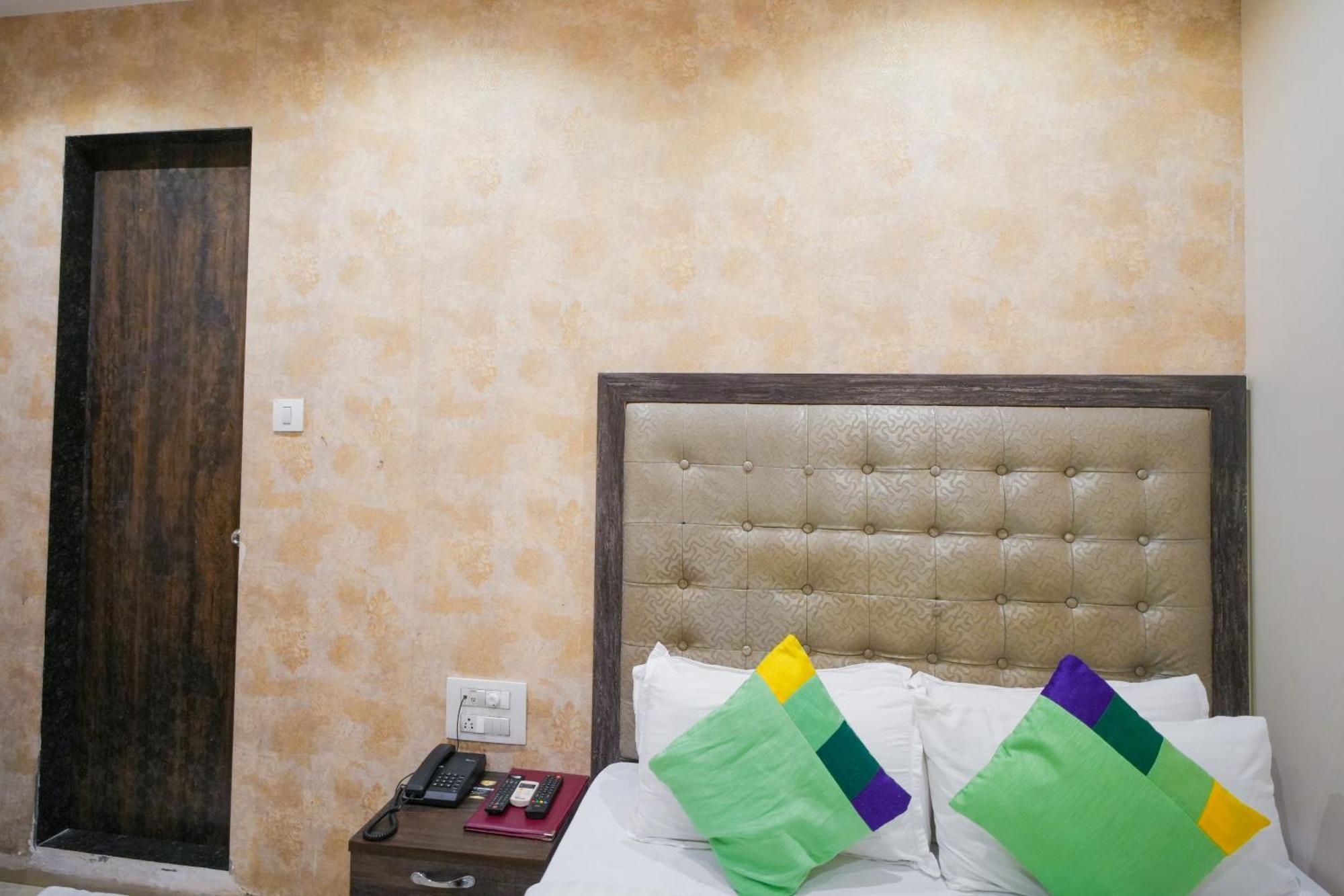 Hotel Skylink Hospitality Mahalaxmi Mumbai Eksteriør bilde