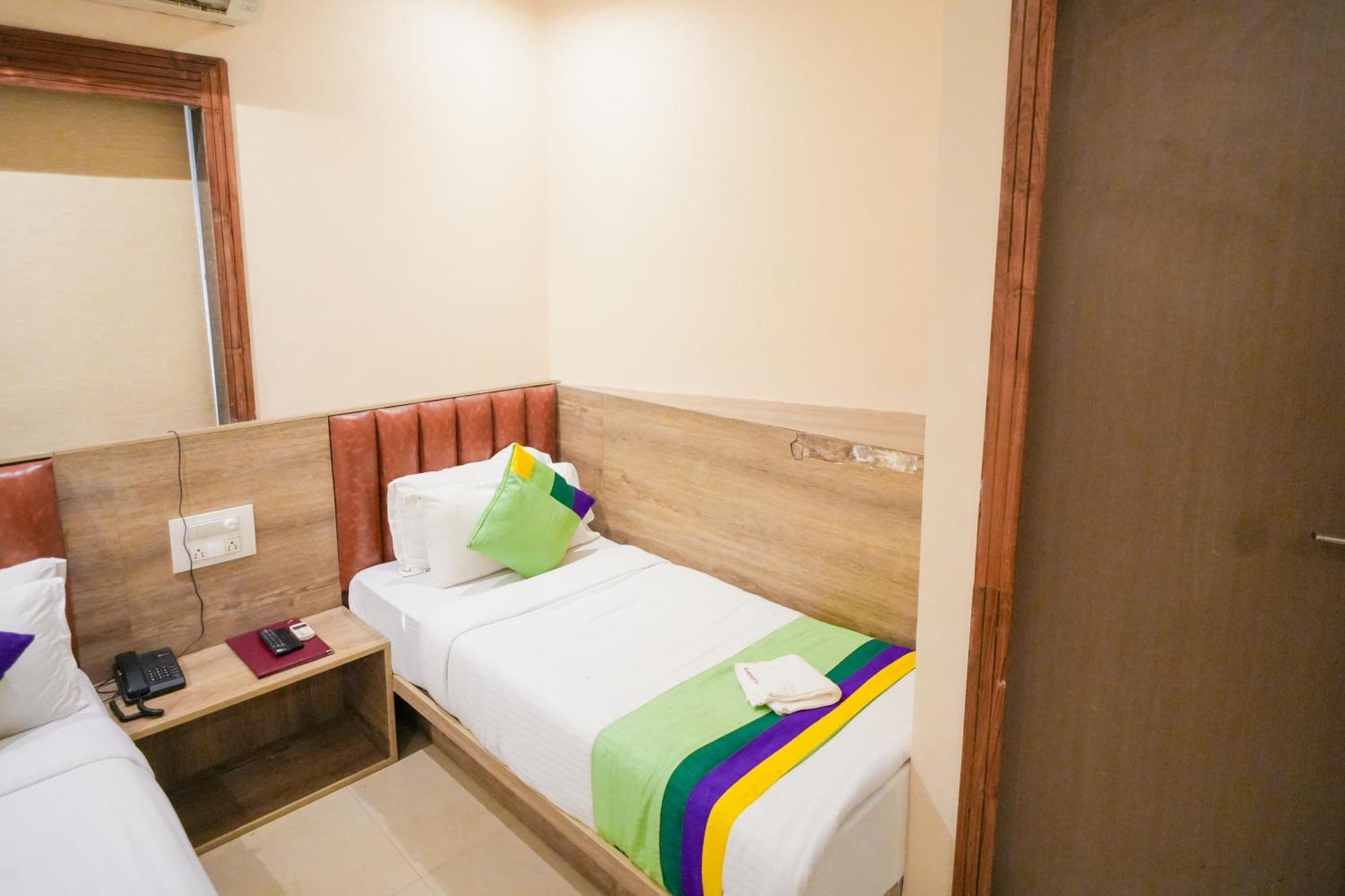 Hotel Skylink Hospitality Mahalaxmi Mumbai Eksteriør bilde