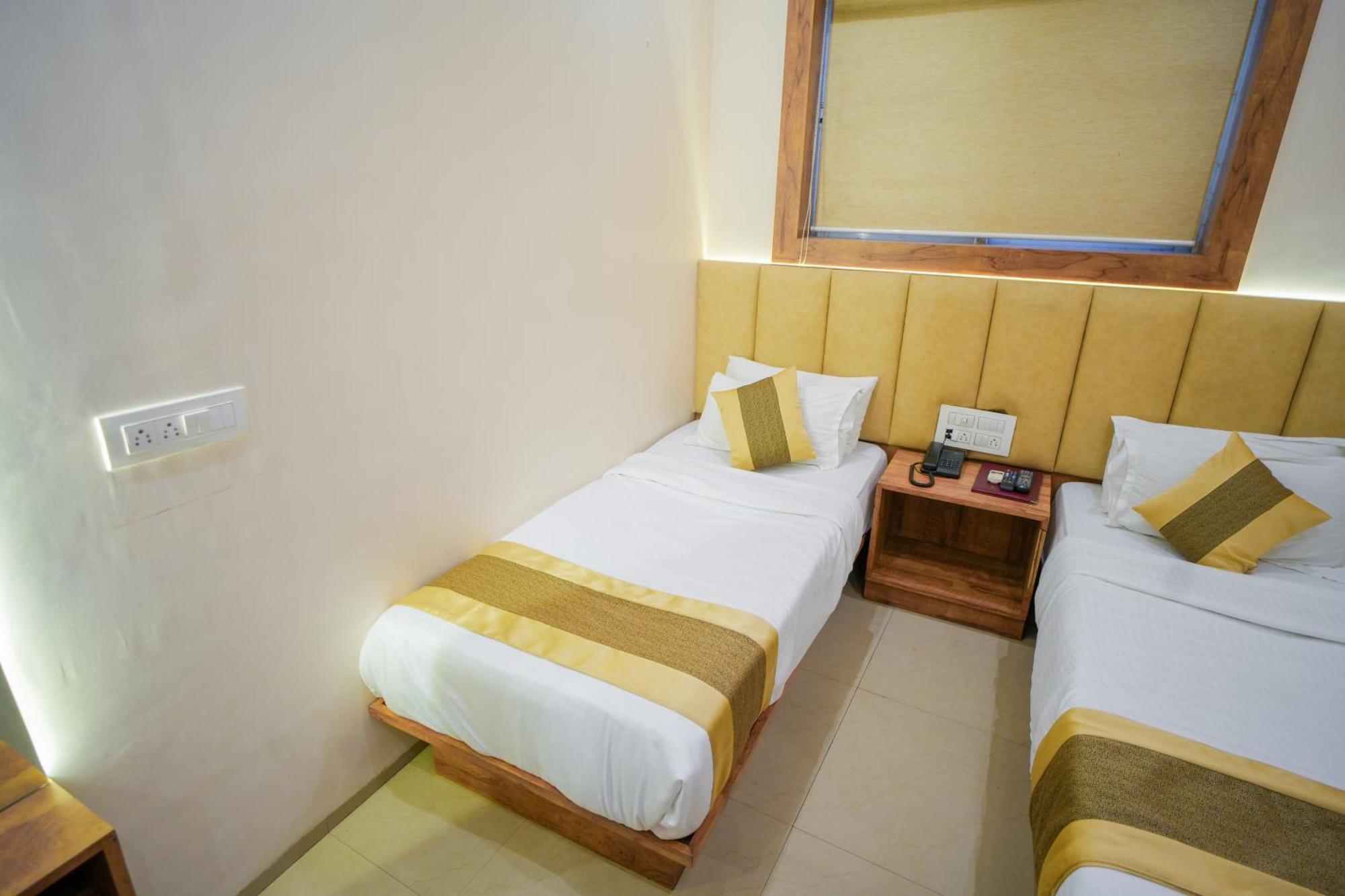 Hotel Skylink Hospitality Mahalaxmi Mumbai Eksteriør bilde