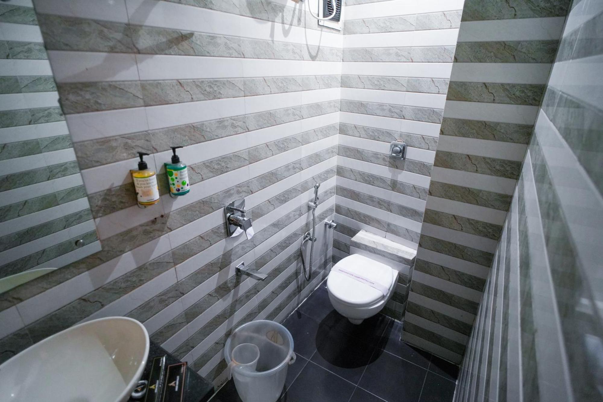 Hotel Skylink Hospitality Mahalaxmi Mumbai Eksteriør bilde