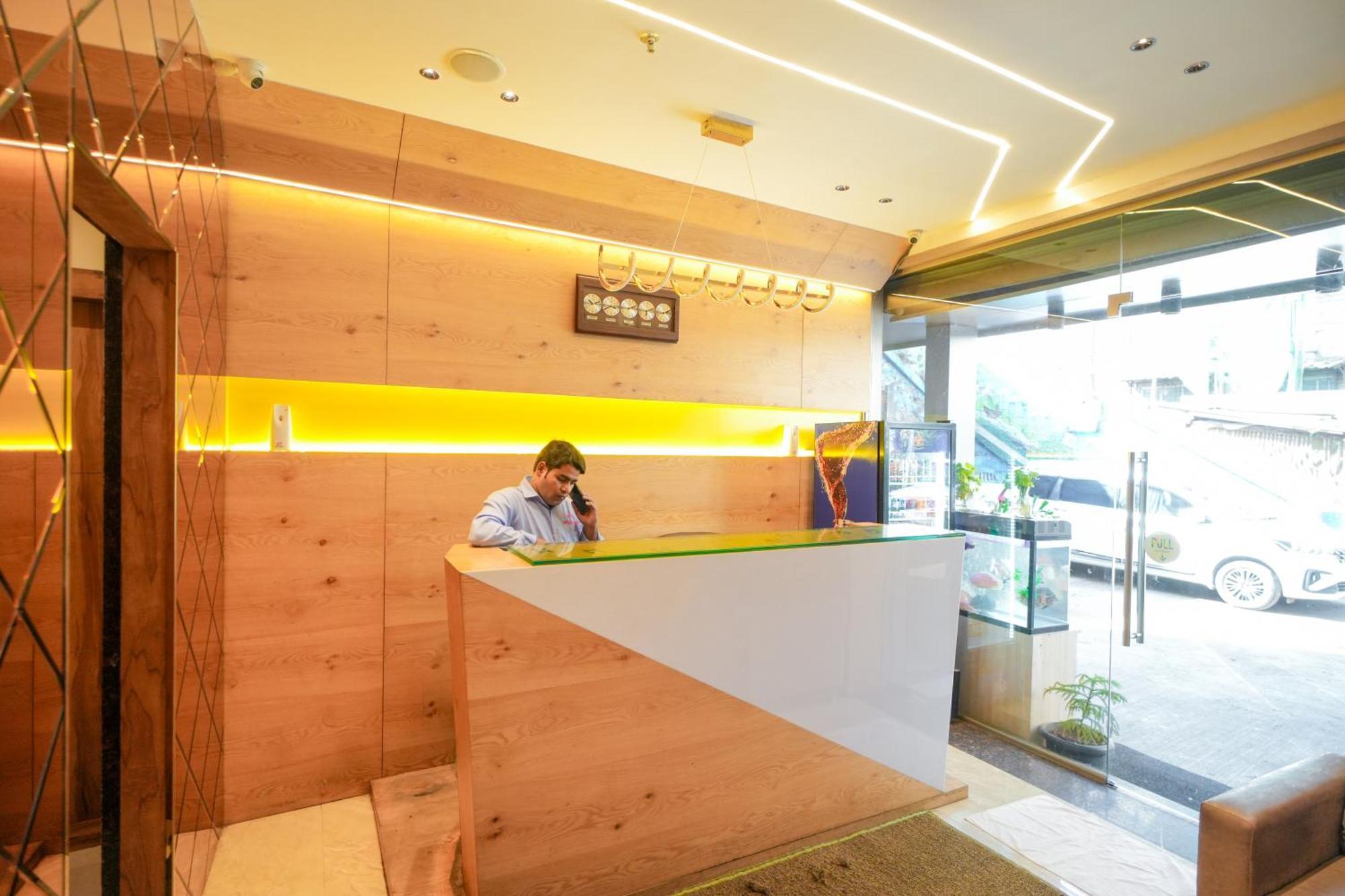 Hotel Skylink Hospitality Mahalaxmi Mumbai Eksteriør bilde