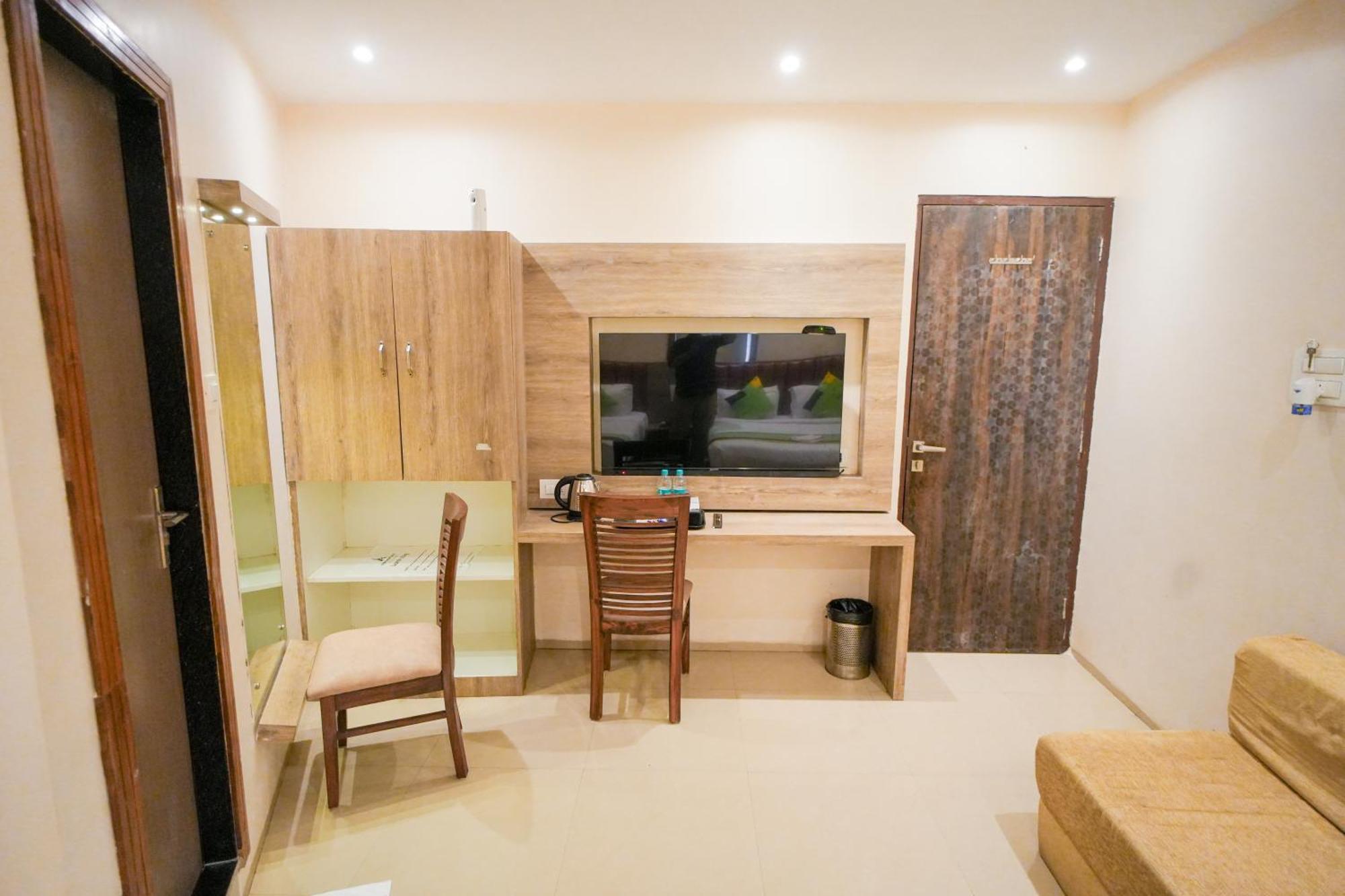 Hotel Skylink Hospitality Mahalaxmi Mumbai Eksteriør bilde