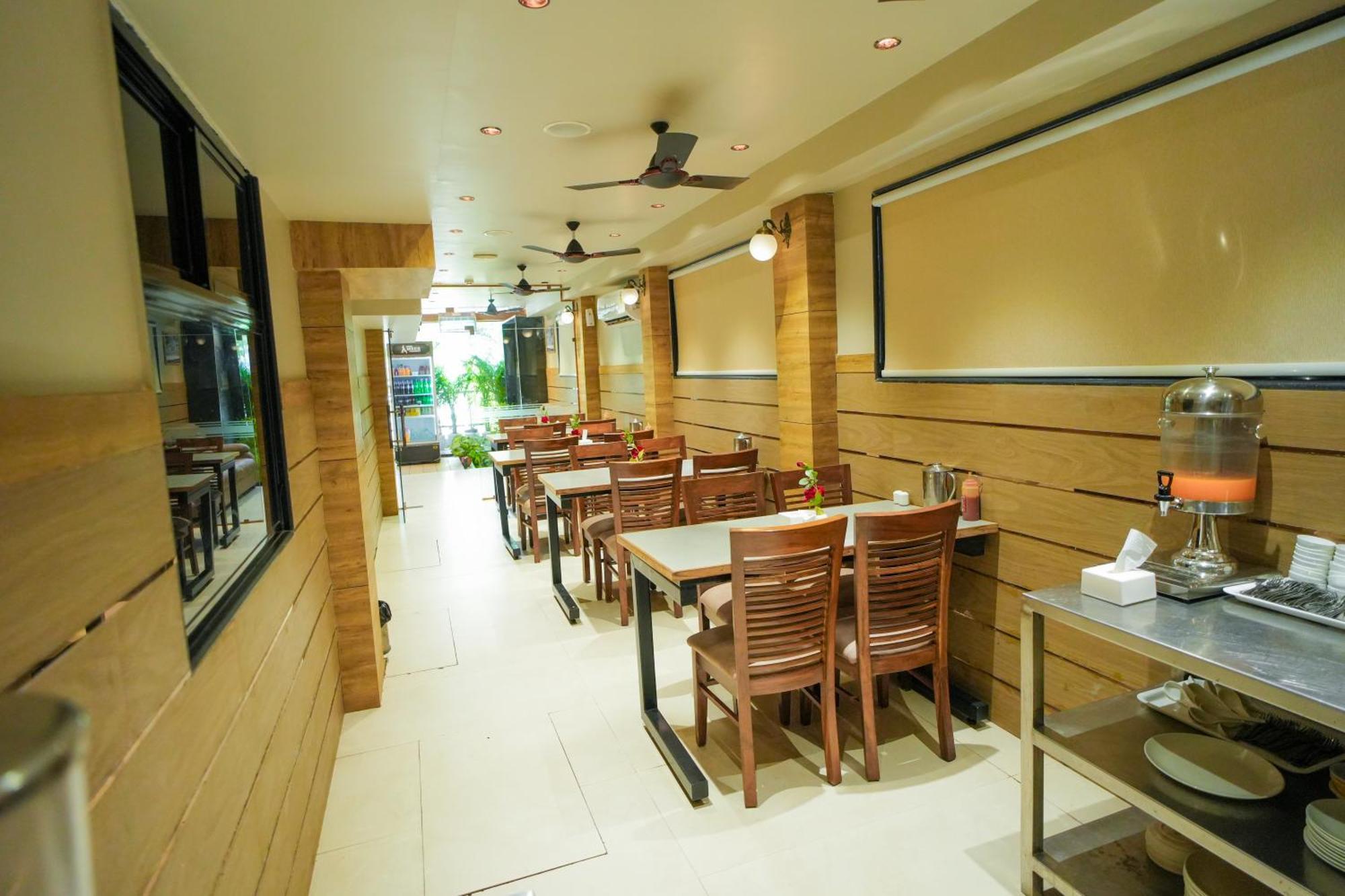 Hotel Skylink Hospitality Mahalaxmi Mumbai Eksteriør bilde