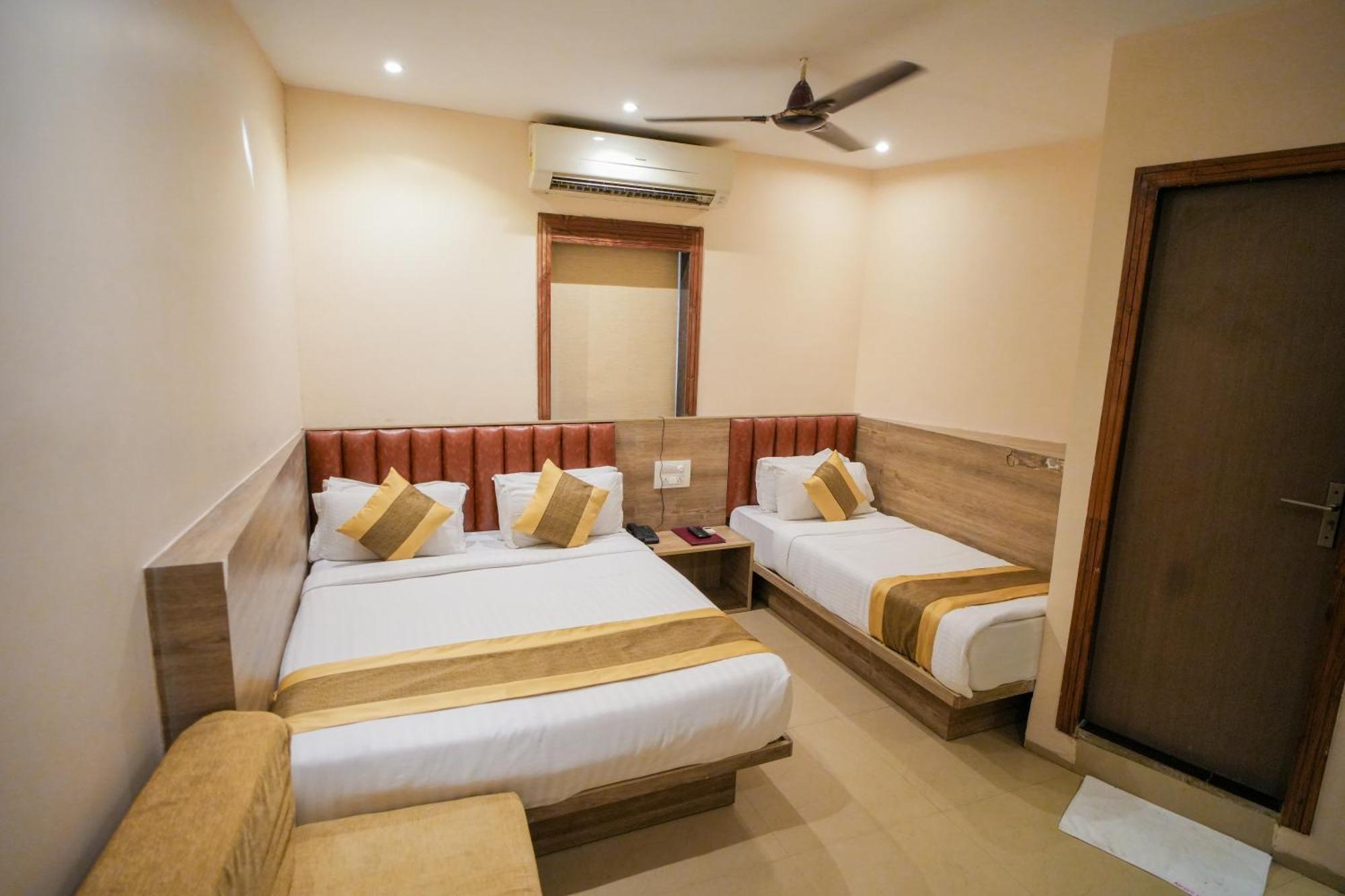 Hotel Skylink Hospitality Mahalaxmi Mumbai Eksteriør bilde