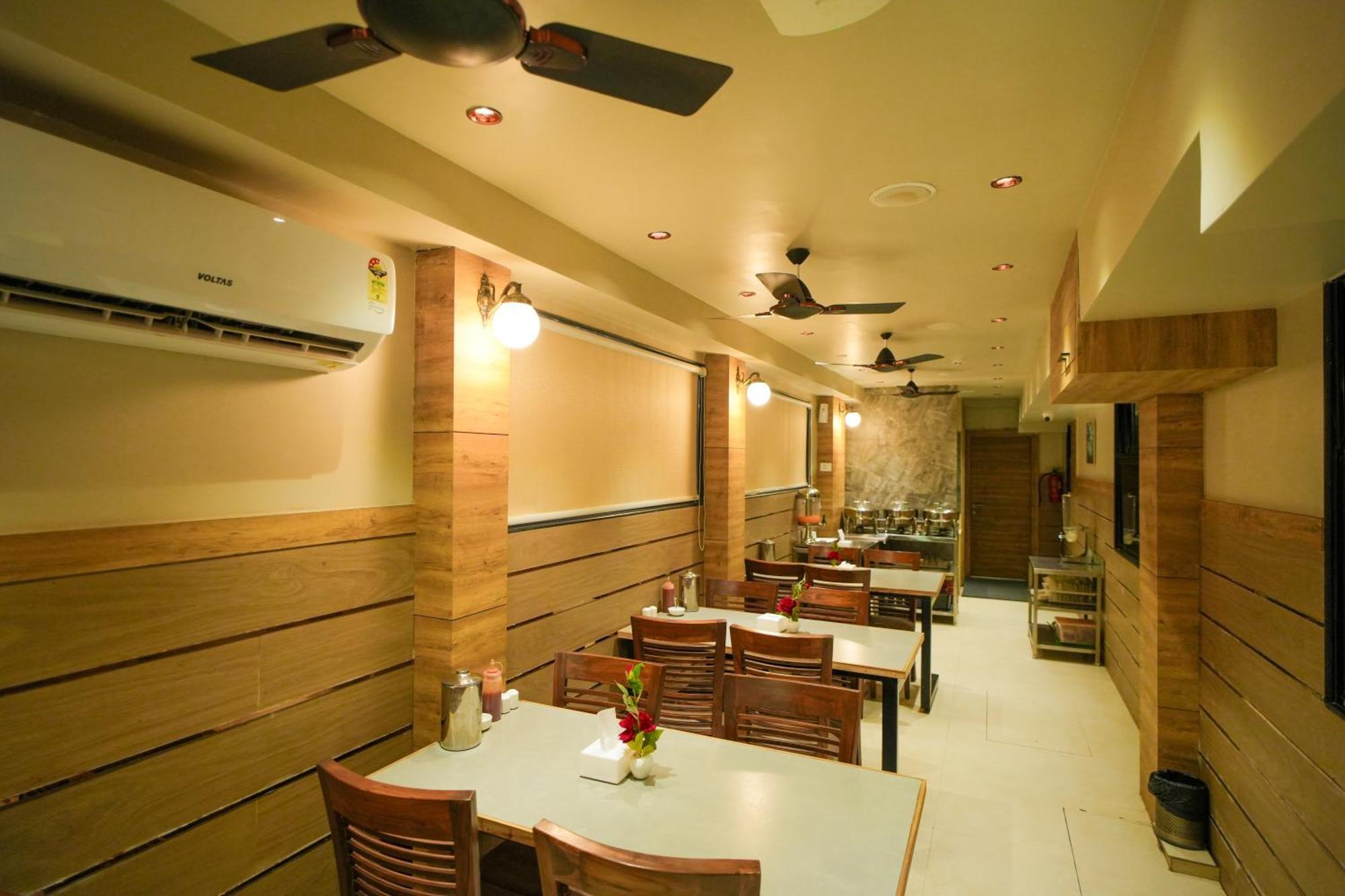 Hotel Skylink Hospitality Mahalaxmi Mumbai Eksteriør bilde