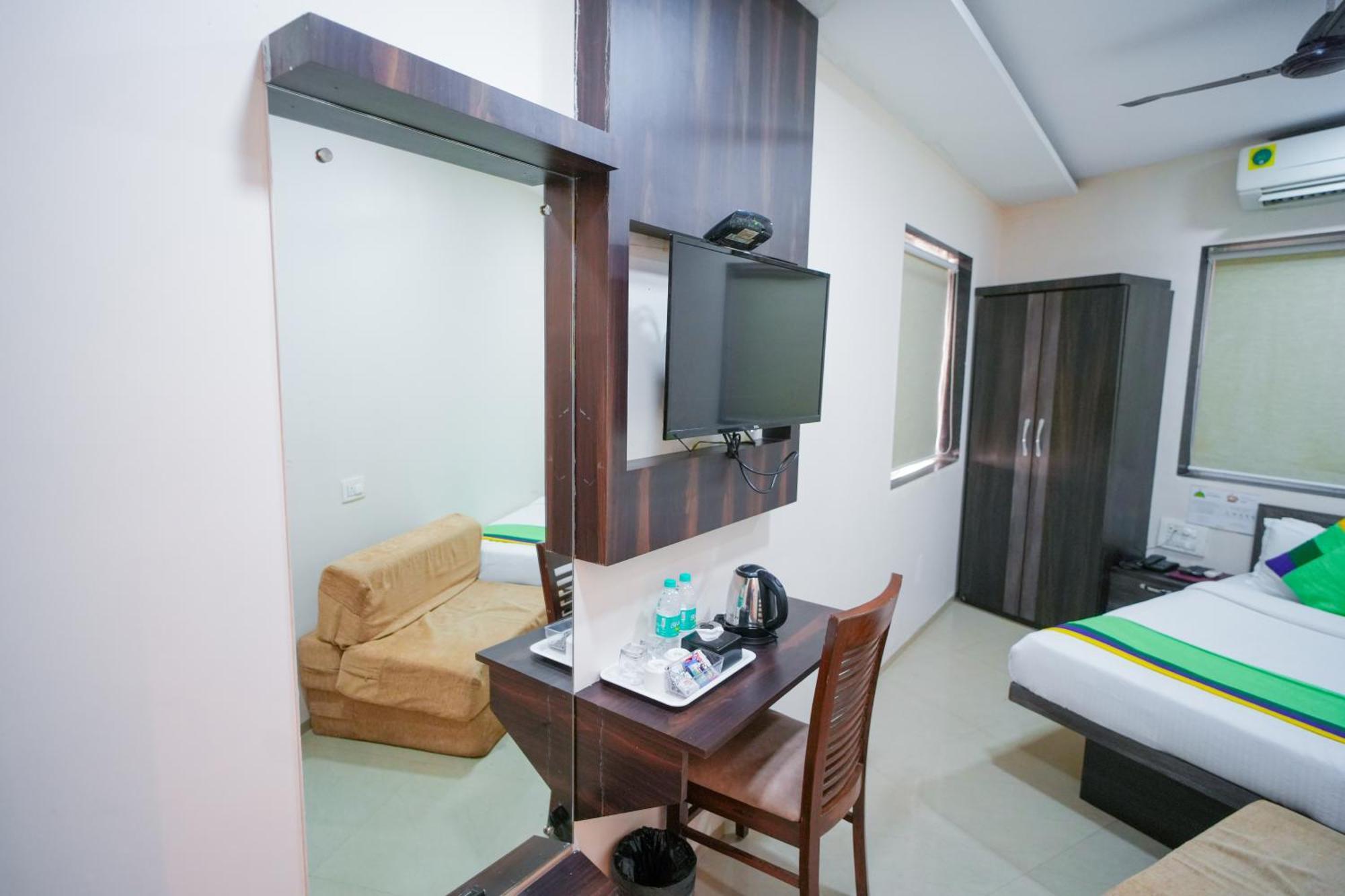 Hotel Skylink Hospitality Mahalaxmi Mumbai Eksteriør bilde