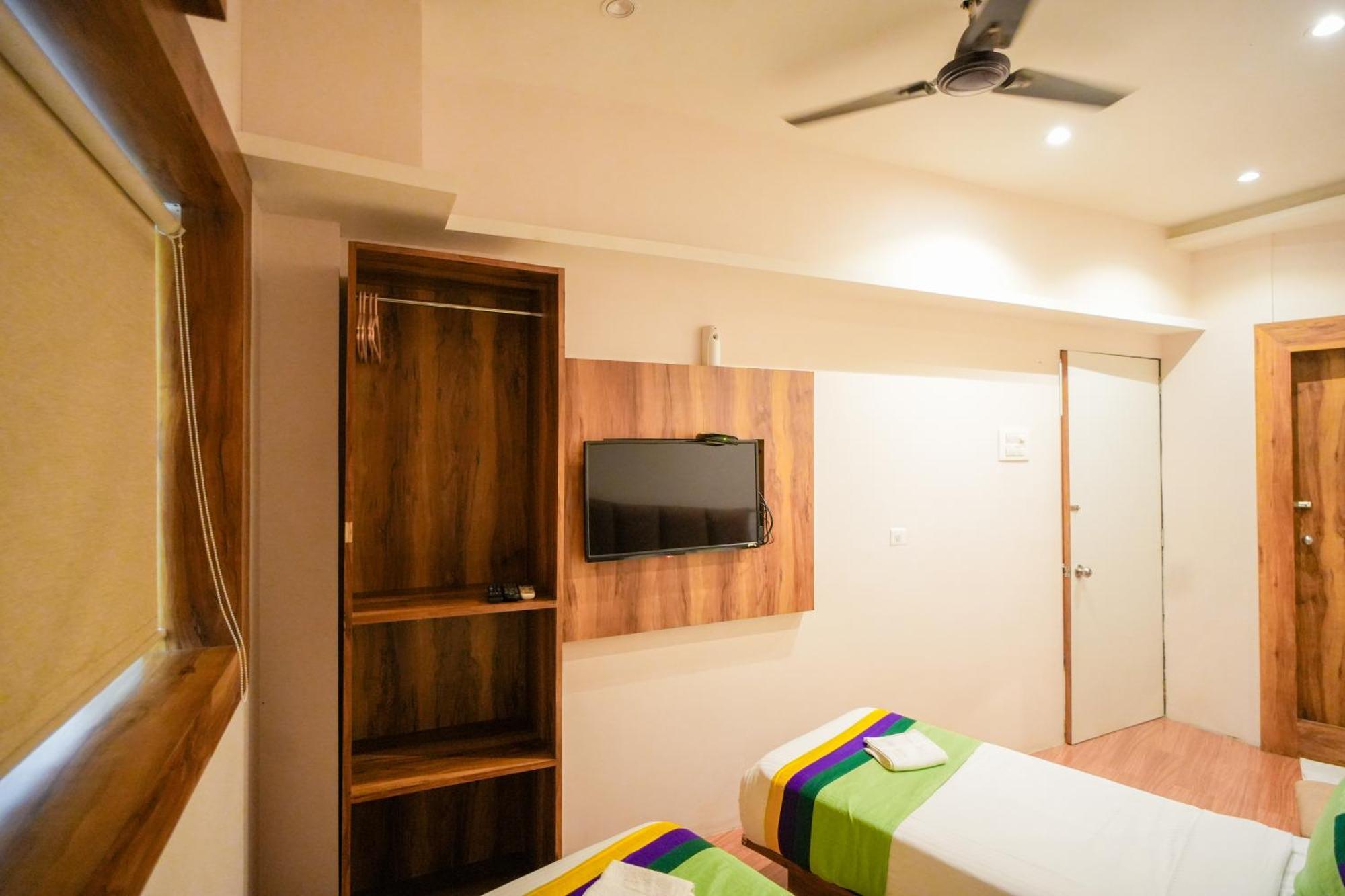 Hotel Skylink Hospitality Mahalaxmi Mumbai Eksteriør bilde