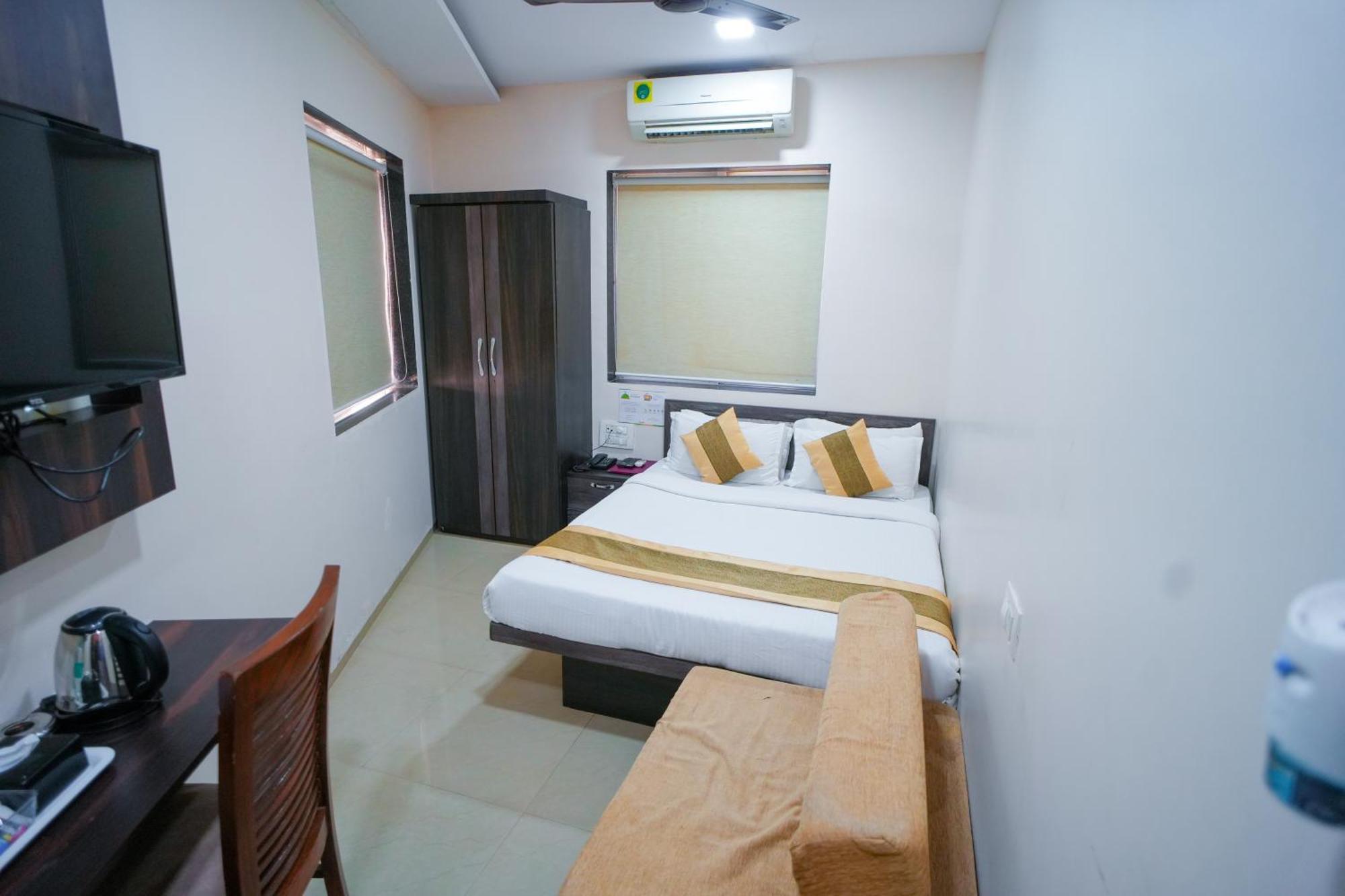Hotel Skylink Hospitality Mahalaxmi Mumbai Eksteriør bilde