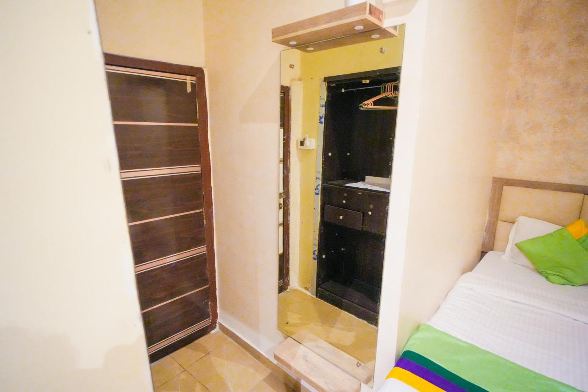 Hotel Skylink Hospitality Mahalaxmi Mumbai Eksteriør bilde