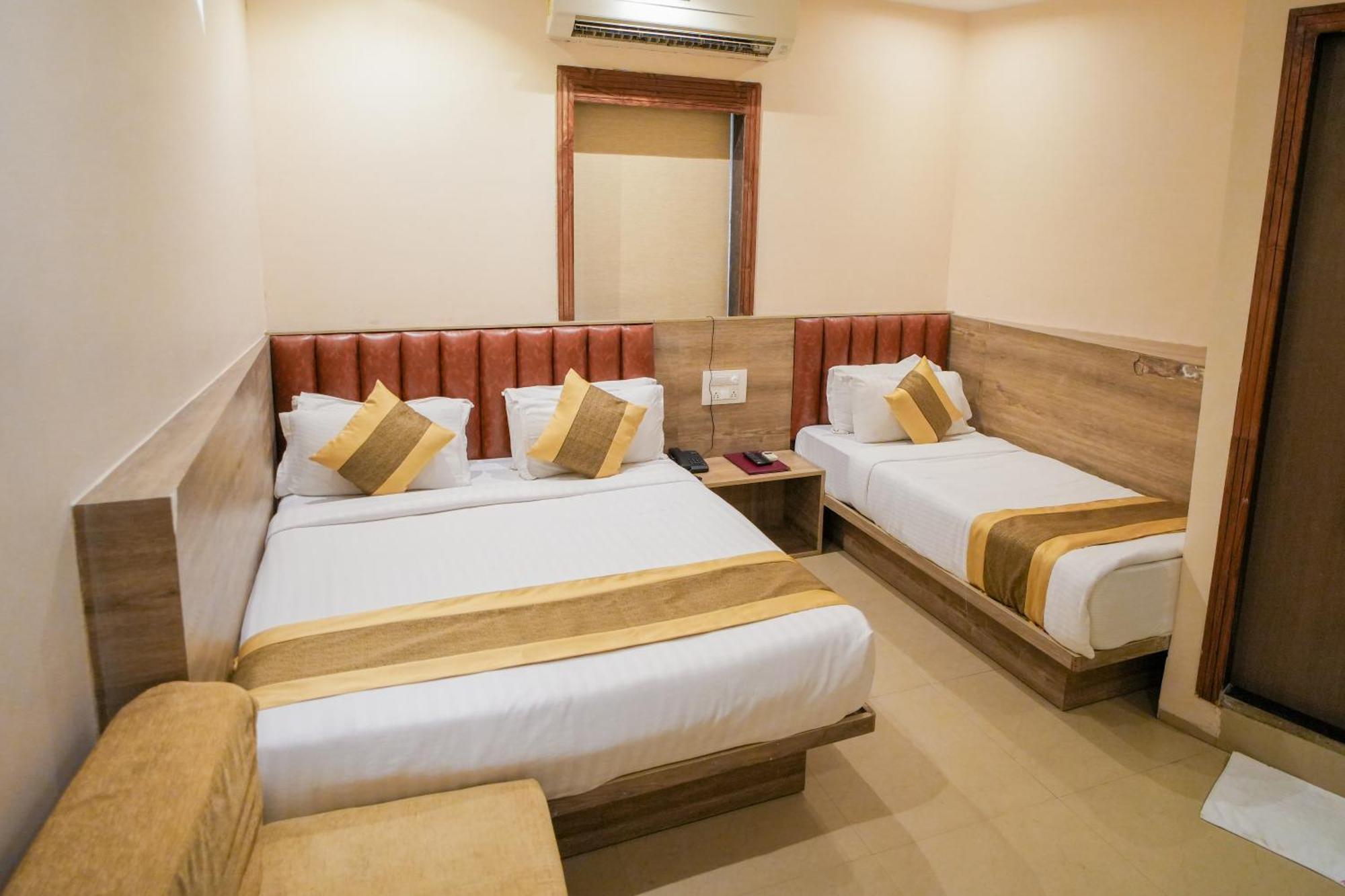 Hotel Skylink Hospitality Mahalaxmi Mumbai Eksteriør bilde