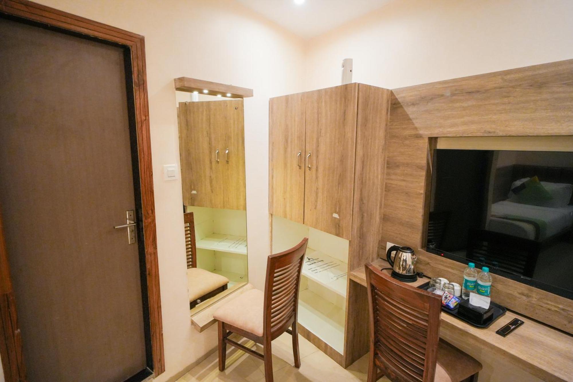 Hotel Skylink Hospitality Mahalaxmi Mumbai Eksteriør bilde