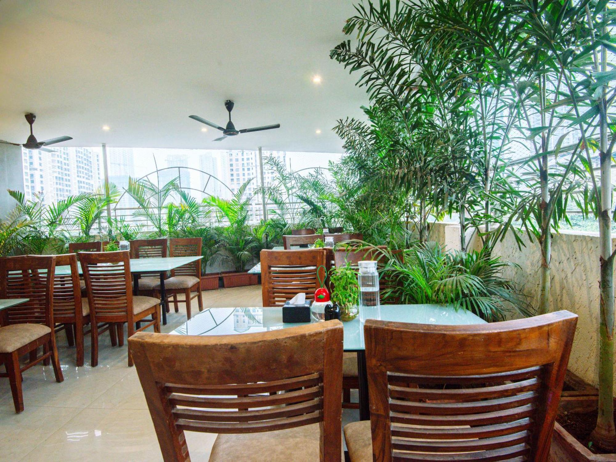 Hotel Skylink Hospitality Mahalaxmi Mumbai Eksteriør bilde